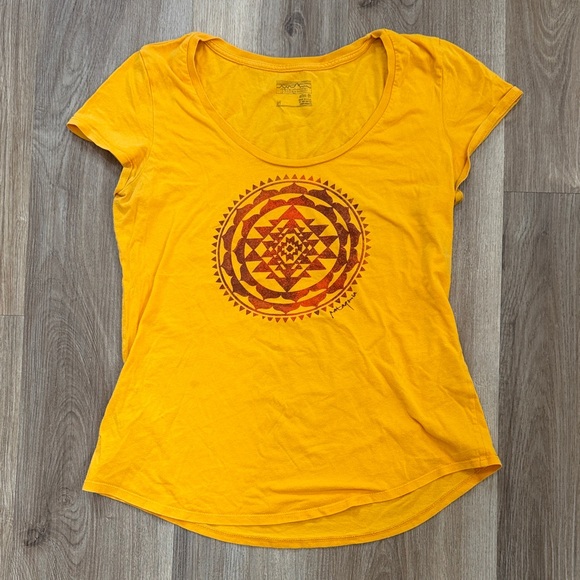 Patagonia Tops - Patagonia Graphic Tee Small Flaws Orange Floral  Slim Fit Size Small